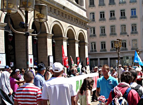 RASSEMBLEMENT SAMEDI 2 JUILLET DEVANT L' OPERA DE LYON EN SOUTIEN A LA FLOTTILLE